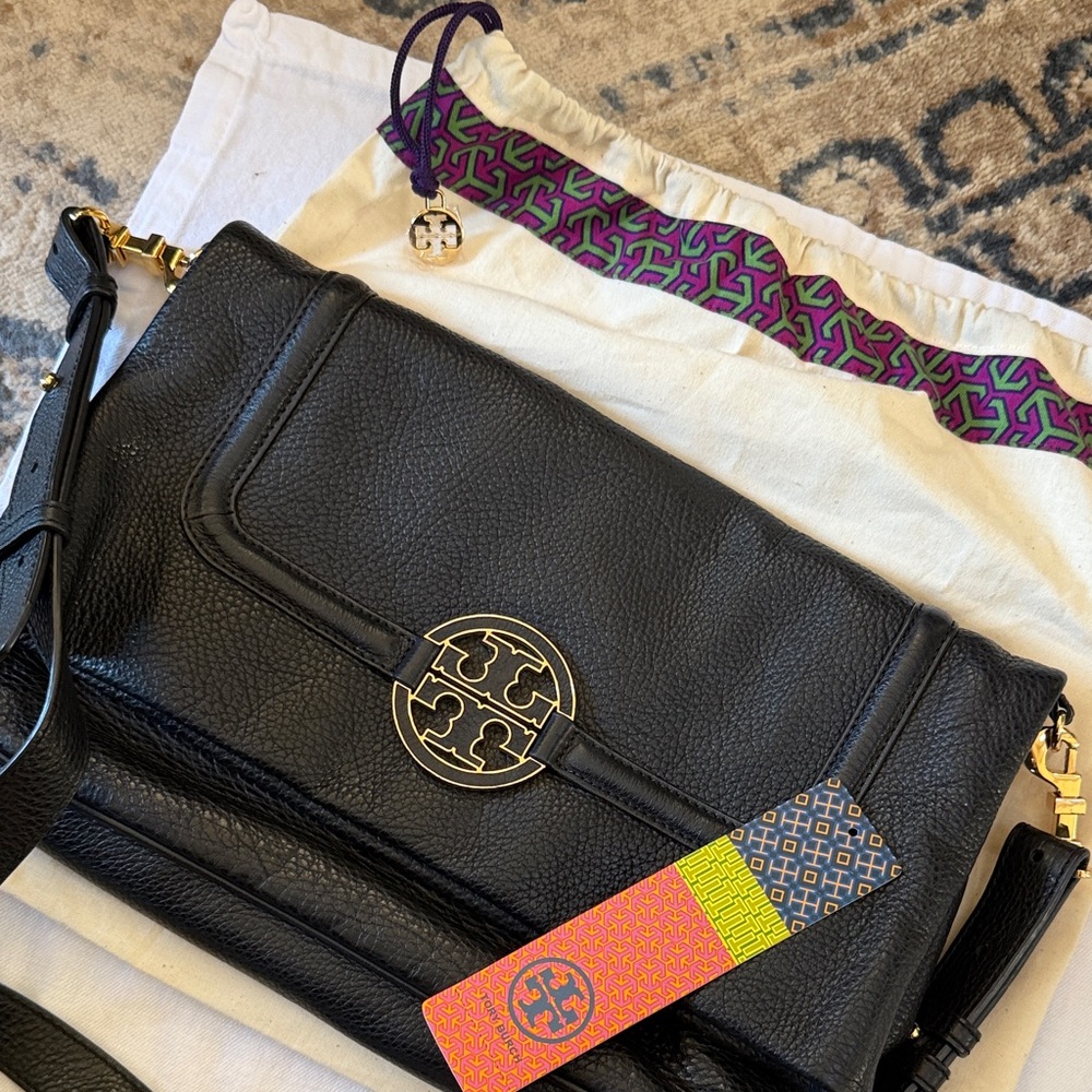 Tory Burch Black Leather Shoulder Bag with Gold Hardware